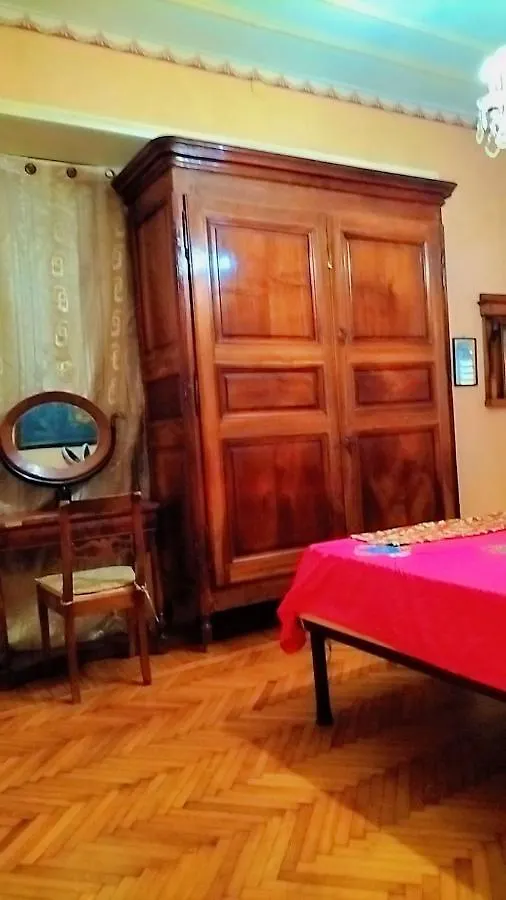 Nevina Centro Camera Privata In Appartamento Parma Alloggio in famiglia